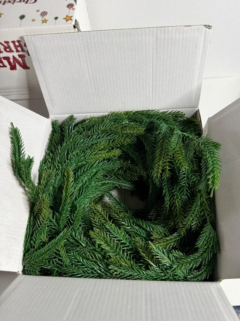 Evergreen Pine Garland - Lifelike Green Rubber Home Accent 6ft rubber